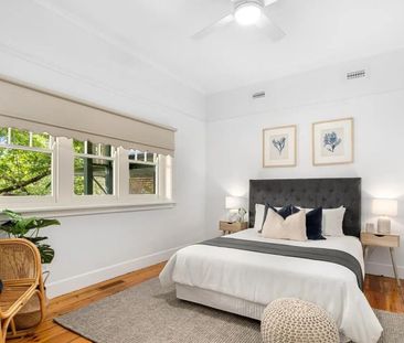 A Warm & Welcoming Home in a Prime Box Hill Pocket - Photo 2