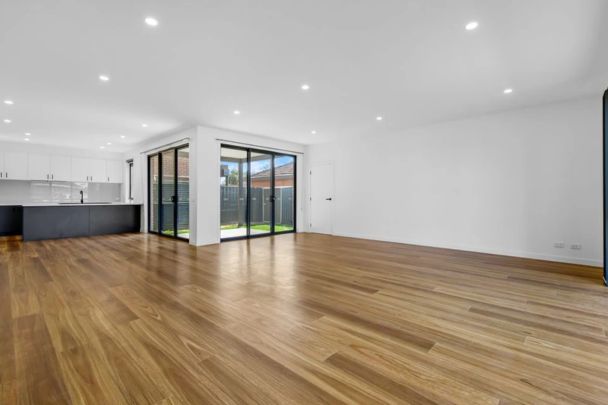 Style, Space & Sophistication - Photo 1