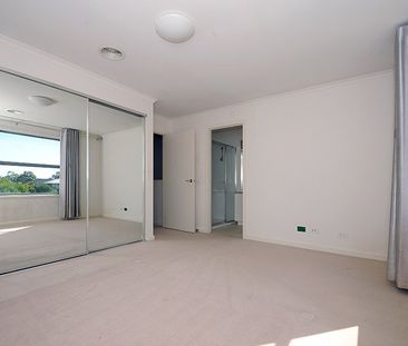 28 Newport Drive, Mulgrave - Photo 2