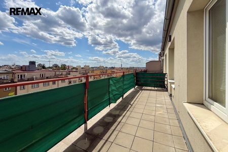 Pronájem bytu 1+kk v osobním vlastnictví 29 m², Praha 3 - Žižkov - Photo 2