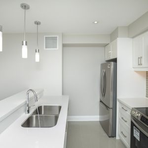 Benson Apartments - Photo 2