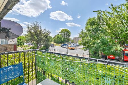 3 bedroom flat to rent - Photo 3