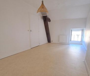 F1 BIS AU CENTRE VILLE DE FONTAINES - Photo 3