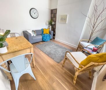 4 bedroom terraced house to rent - Photo 1