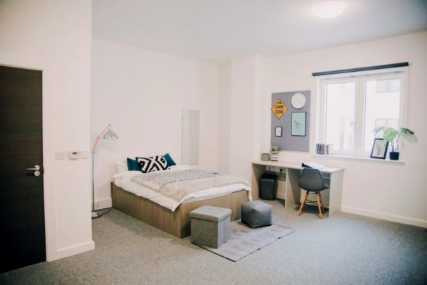 7 Bedroom Apartment - Photo 1