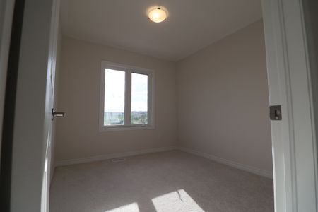 For Lease - 140 Forestwalk Street, Kitchener, Ontario - Photo 4