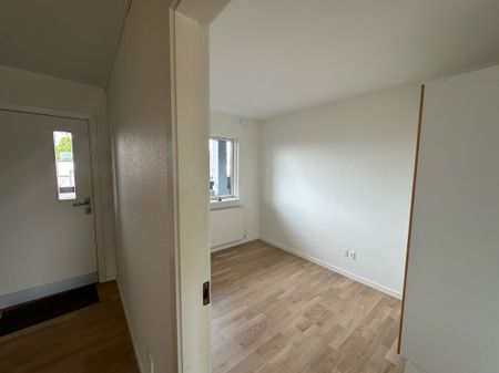 Stor og lys lejlighed tæt på Ikast storcenter - Foto 4