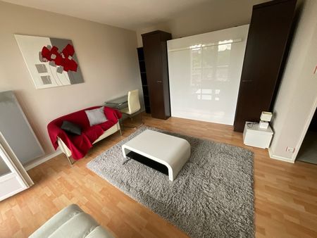 A LOUER - Quartier Colbert - T1 avec balcon, parking et cave - Photo 4