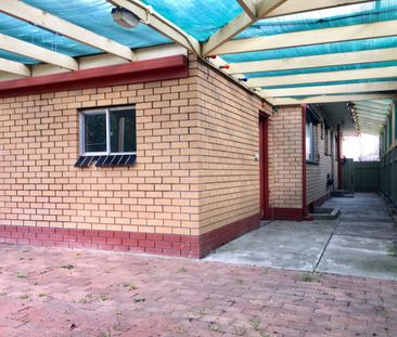 Neat 3 Bedroom Home - Photo 6