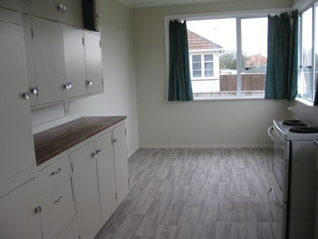 Levin - 3 Bedrooms - Photo 3