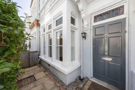 4 bedroom terraced house to rent - Photo 5