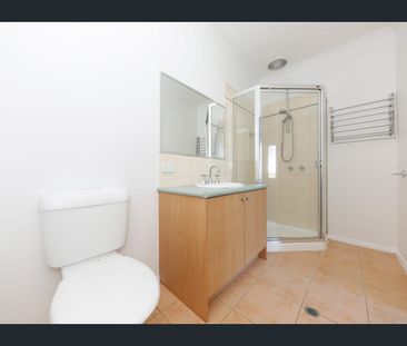 Peaceful Leafy Apartment in a Prime Doncaster East Location - Photo 4