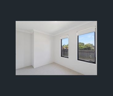 Freshly updated and move-in ready - Photo 4