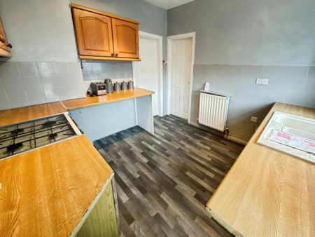 3 bedroom semi-detached house to rent - Photo 5