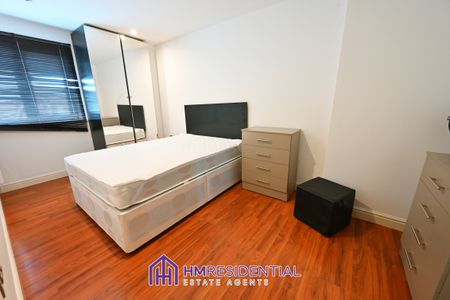 2 bedroom Apartment for rent on The Bar, St James Gate, City Center, Newcastle Upon Tyne, NE1 4BA - Photo 4