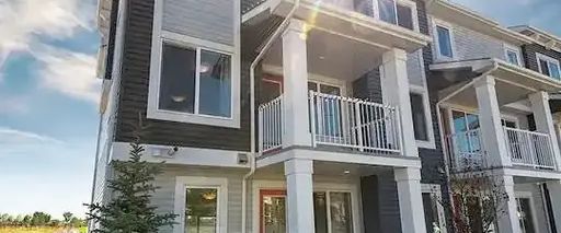 3-Bedroom, 2.5 Bath Townhouse for Rent | Edmonton - Photo 1