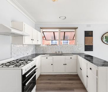 16 Crown Street, Flemington VIC 3031 - Photo 4