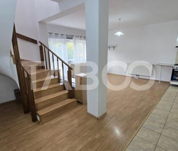 Casa de inchiriat 3 camere si 425mp curte libera in Sura Mare - Photo 2