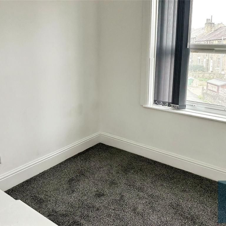 2 bedroom end of terrace house to rent - Photo 1