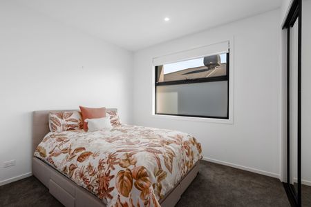 1A Salmon Street, Mentone VIC 3194 - House For Rent | Domain - Photo 2