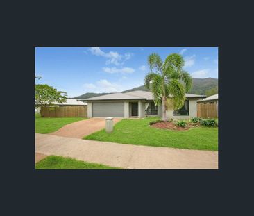 IMPRESSIVE FAMILY HOME ON LARGE BLOCK - Photo 4