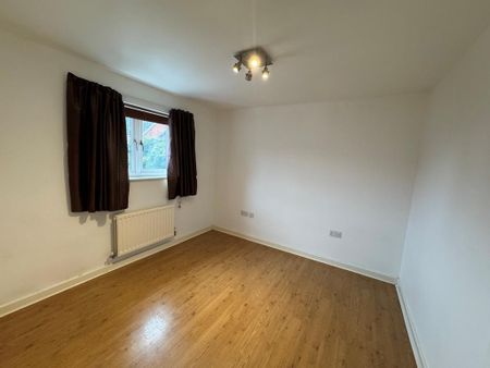 2 bedroom coach house to rent - Photo 4