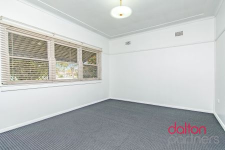 Renovated Three Bedroom Home - Photo 4