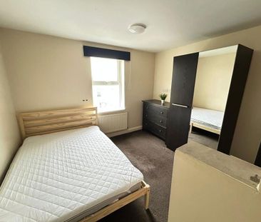 1 bedroom semi-detached bungalow to rent - Photo 2