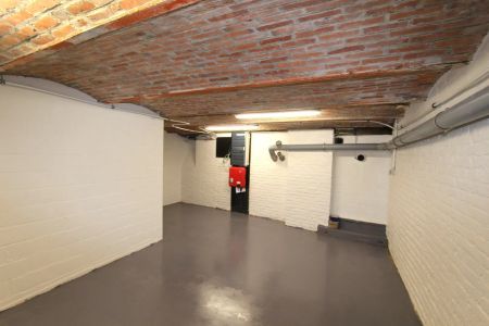 GELIJKVLOERS APPARTEMENT IN HET CENTRUM - Photo 5