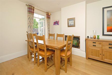 4 bedroom terraced house to rent - Photo 4