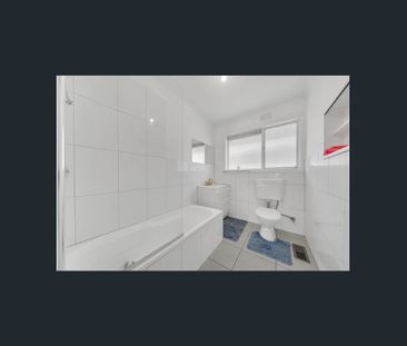 Freshly Updated 2-Bed Home – Walk to Shops, Schools & Transport!! - Photo 6