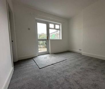 West Ewell, KT19 - Photo 1