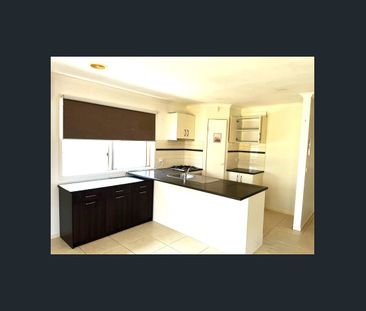 Beautifully Appointed 3-Bedroom Home in Prime Manor Lakes Location! - Photo 5