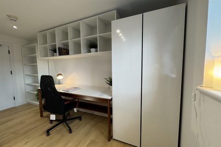 1 bedroom in a house share to rent - Photo 4