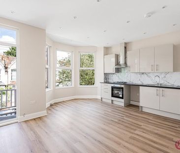 3 bedroom flat to rent - Photo 3