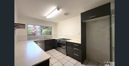 SPACIOUS 3-BEDROOM UNIT IN MANOORA - Photo 4
