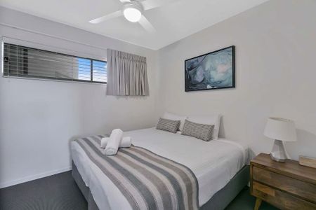 Waterfront Fully Furnished Apartment Close to Hospital! - Photo 3