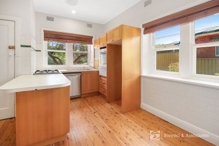 SOUGHT-AFTER EAST ALBURY - Photo 3