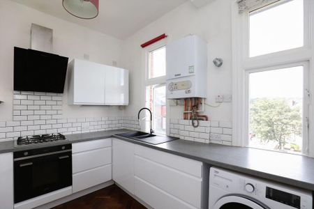 2 bedroom flat to rent - Photo 2