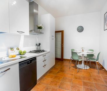 Cozy single room with window in Milan - Photo 3