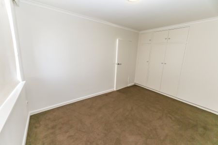 Spacious 2 Bedroom Unit Positioned Perfectly - Photo 5