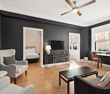 Furnished or Unfurnished Renovated Art Deco Two Bedroom Apartment - Photo 4