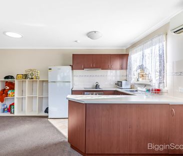 Charming Self-Sustained Detached Unit - Photo 3