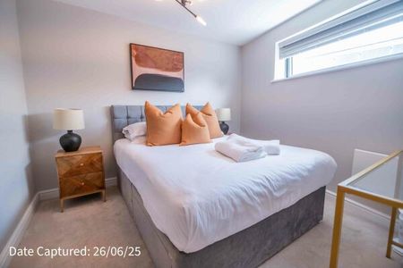 Flat 8, Crescent Court off Blossom Street - Photo 4