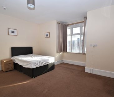 Flat to rent - Brockley Road, London, SE4 - Photo 1