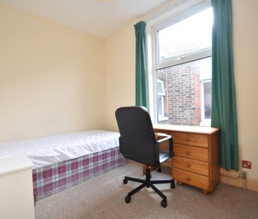 4 bedroom terraced house to rent - Photo 2