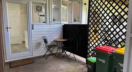 Large, comfortable 1BR Retreat in Glenfield - Photo 4