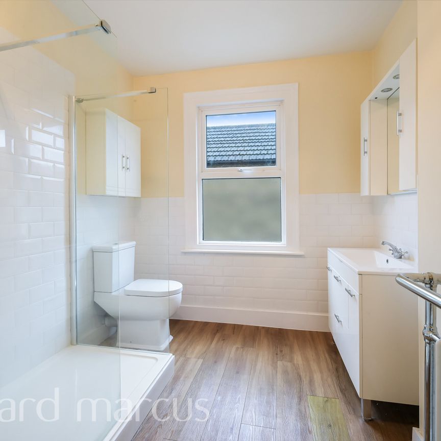 Alpine Road, Redhill - Photo 1