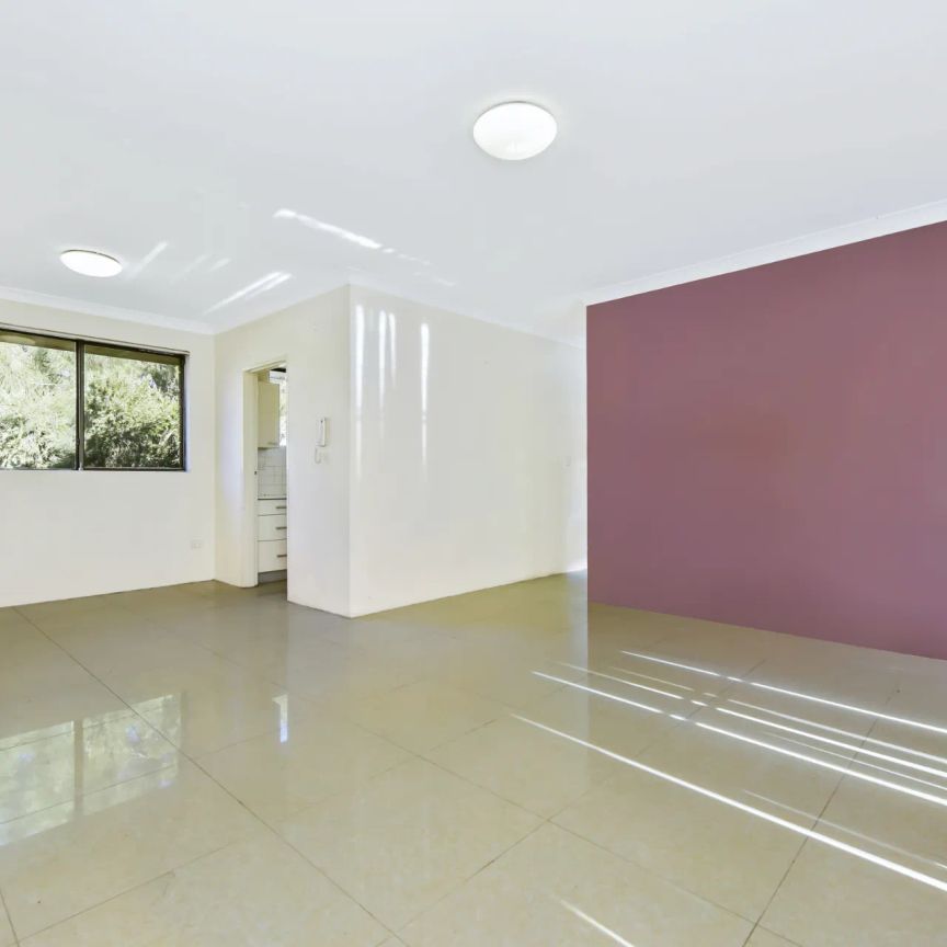 Modern two-bedroom apartment located on the top floor - Photo 1
