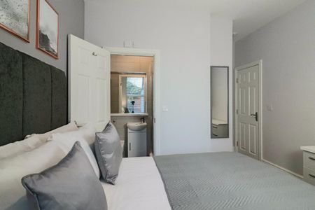 1 bedroom in a house share to rent - Photo 3